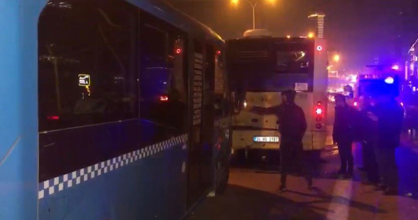 Kartal’da minibüs İETT otobüsüne arkadan çarptı: 7 yaralı 