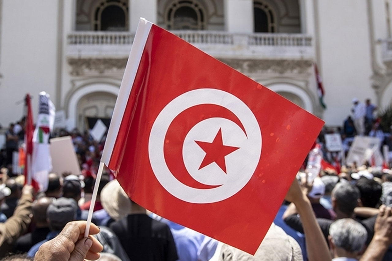 Tunus'ta OHAL uzatıldı