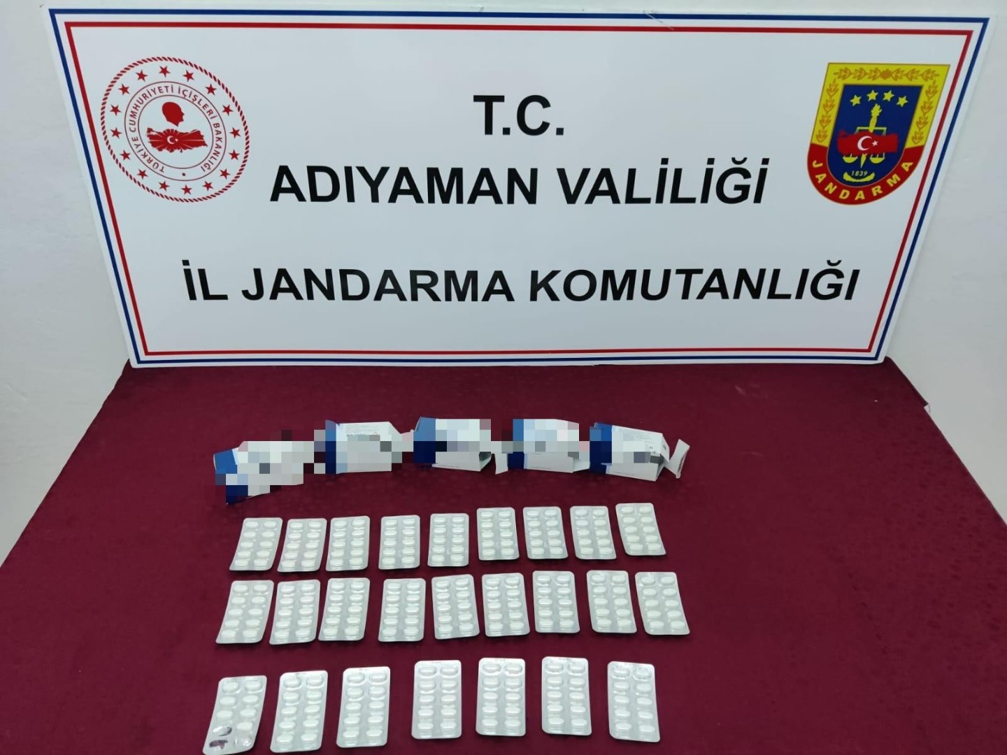 Adıyaman'da kaçak alkol ve sigaralar ele geçirildi