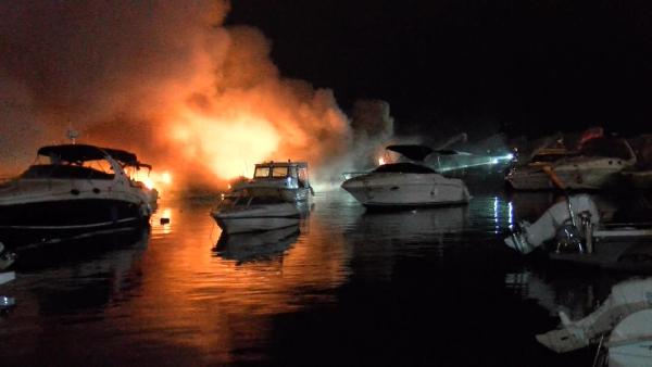 Kadıköy yat limanında 6 tekne cayır cayır yandı