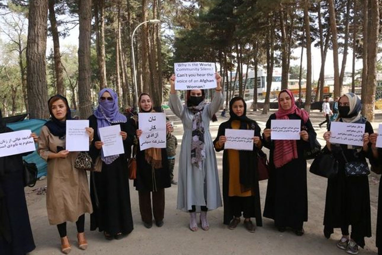 İngiliz üniversiteleri Afgan kadınlara ücretsiz kurs sunacak