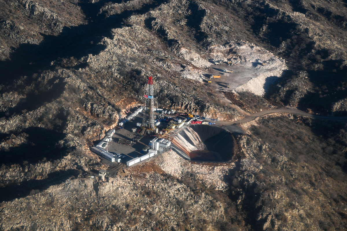Gabar Dağı'ndaki petrol üretim çalışmaları havadan görüntülendi