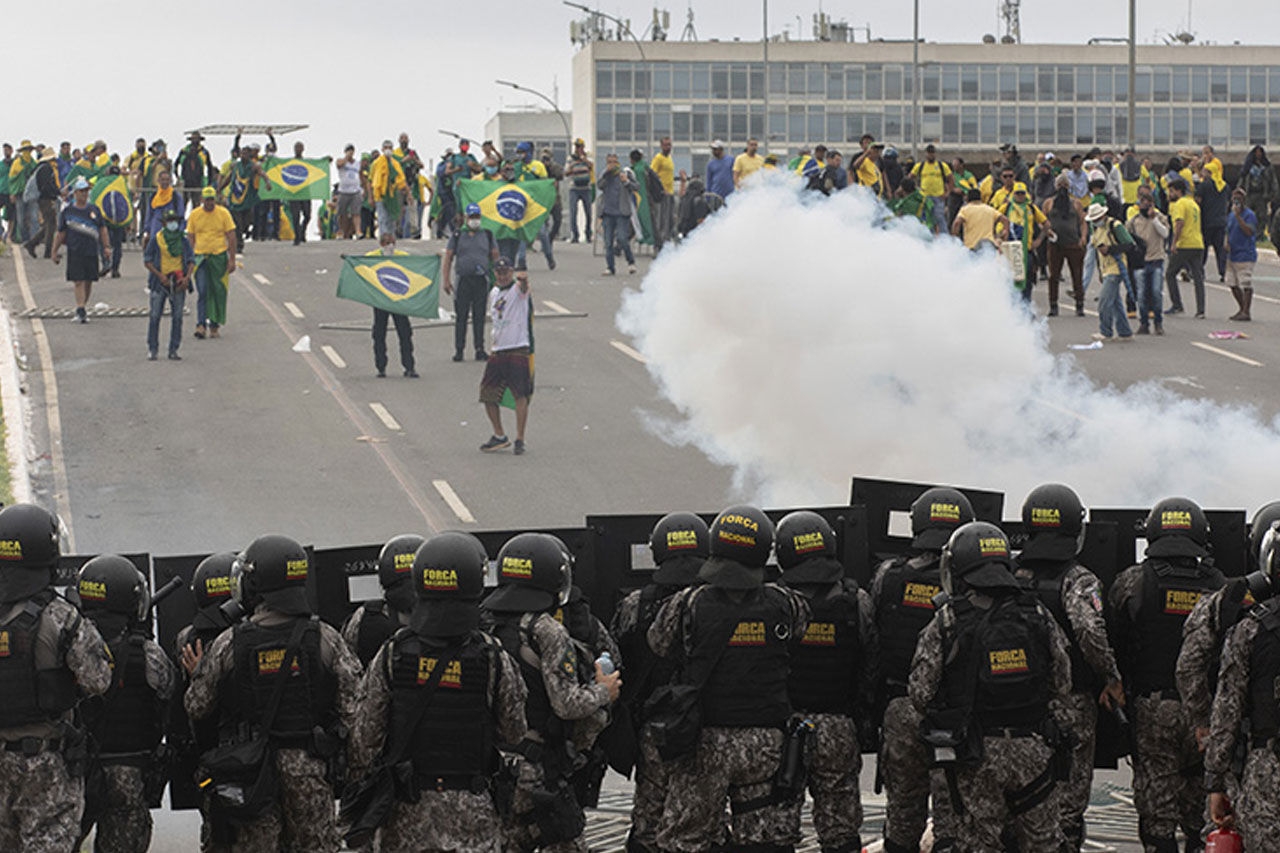Brezilya'da göstericilerin bastığı Devlet Başkanlığında son durum belli oldu
