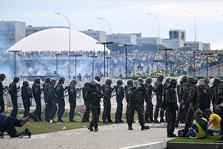 Brezilya’da Bolsonaro destekçisi bin 500 kişi gözaltına alındı