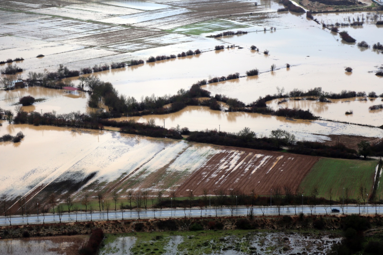 Muğla'da sağanak: Tarım alanları sular altında kaldı