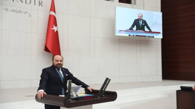 İYİ Parti Milletvekili Ümit Beyaz'dan Fahrettin Koca'ya 6 Ekim genelgesi tepkisi