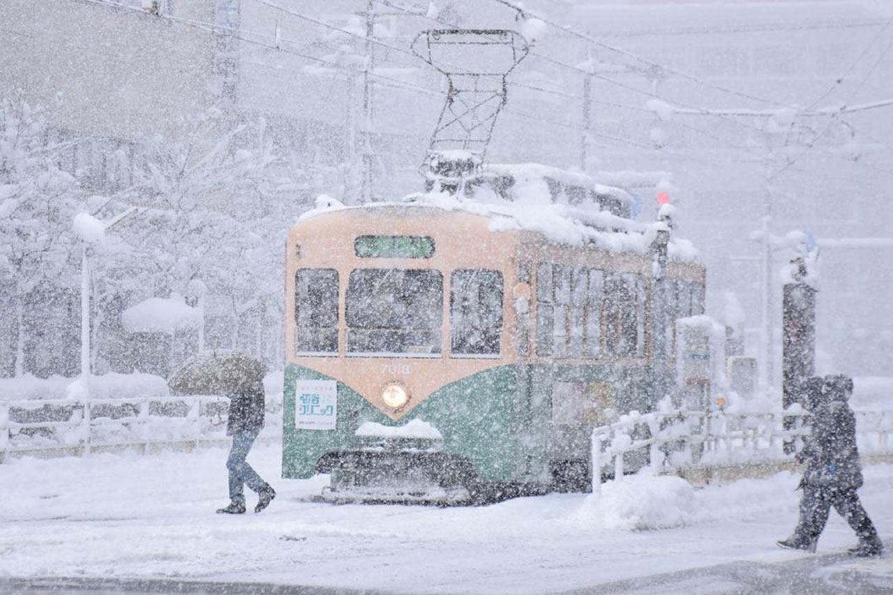 Japonya kardan elektrik üretmek için düğmeye bastı