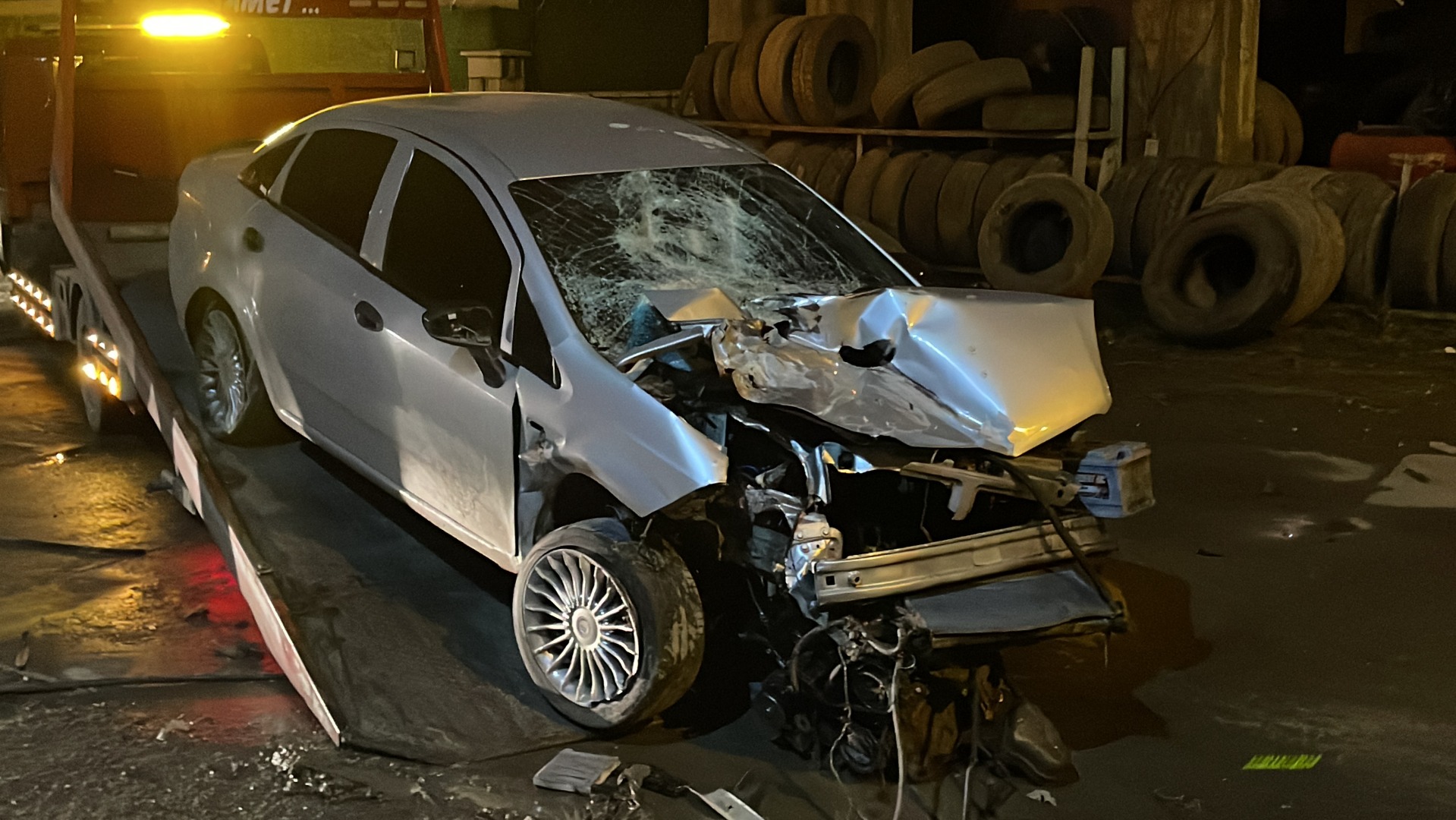 Sancaktepe'de otomobil şarampole düştü: 2 yaralı