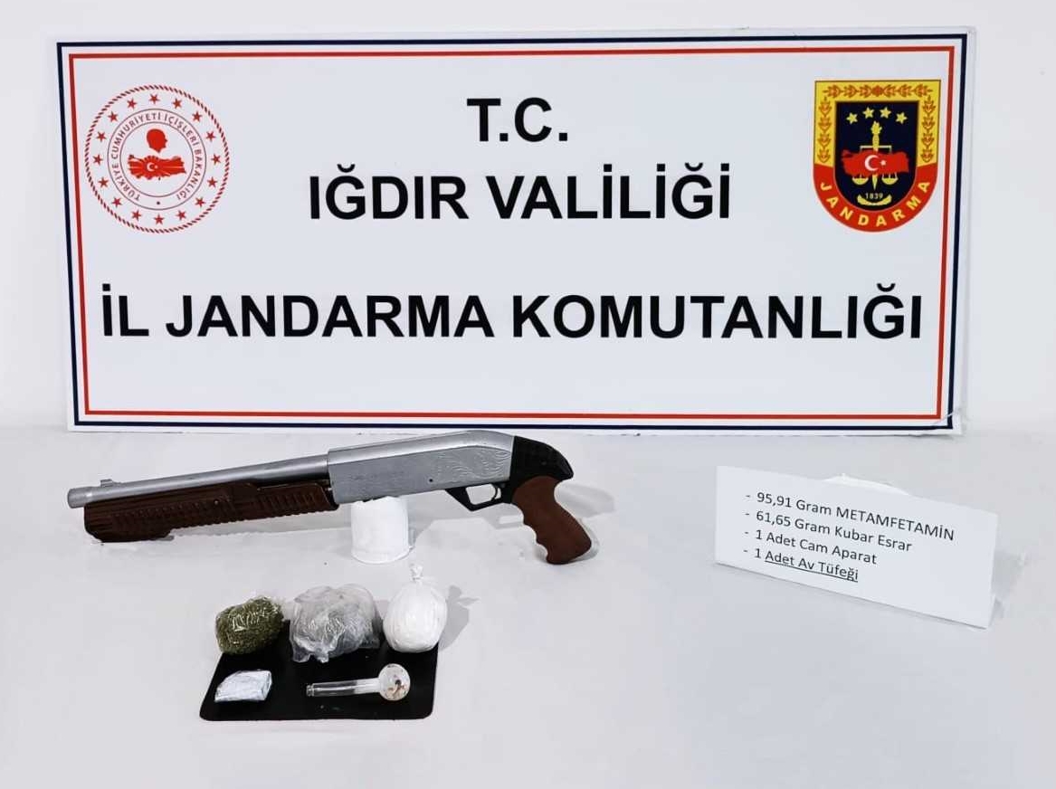 Iğdır'da uyuşturucu operasyonu: 3 zanlı tutuklandı