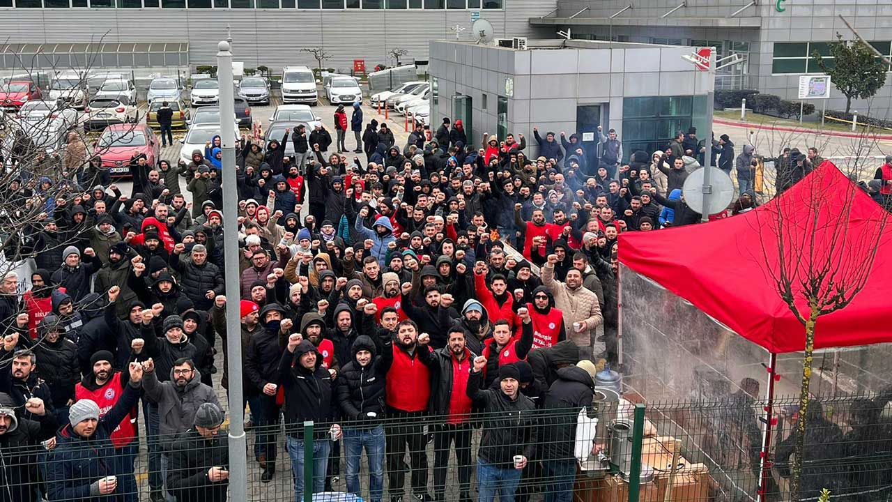 Schneider Enerji işçileri yasak kararına rağmen grevde