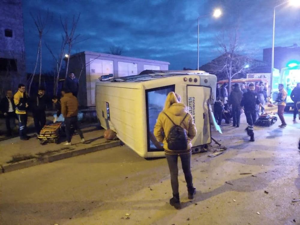 Kırklareli’nde halk otobüsü ile otomobil çarpıştı 7 yaralı