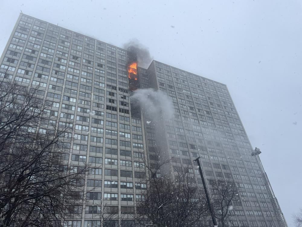 ABD’de 25 katlı binada yangın. Ölü ve yaralılar var