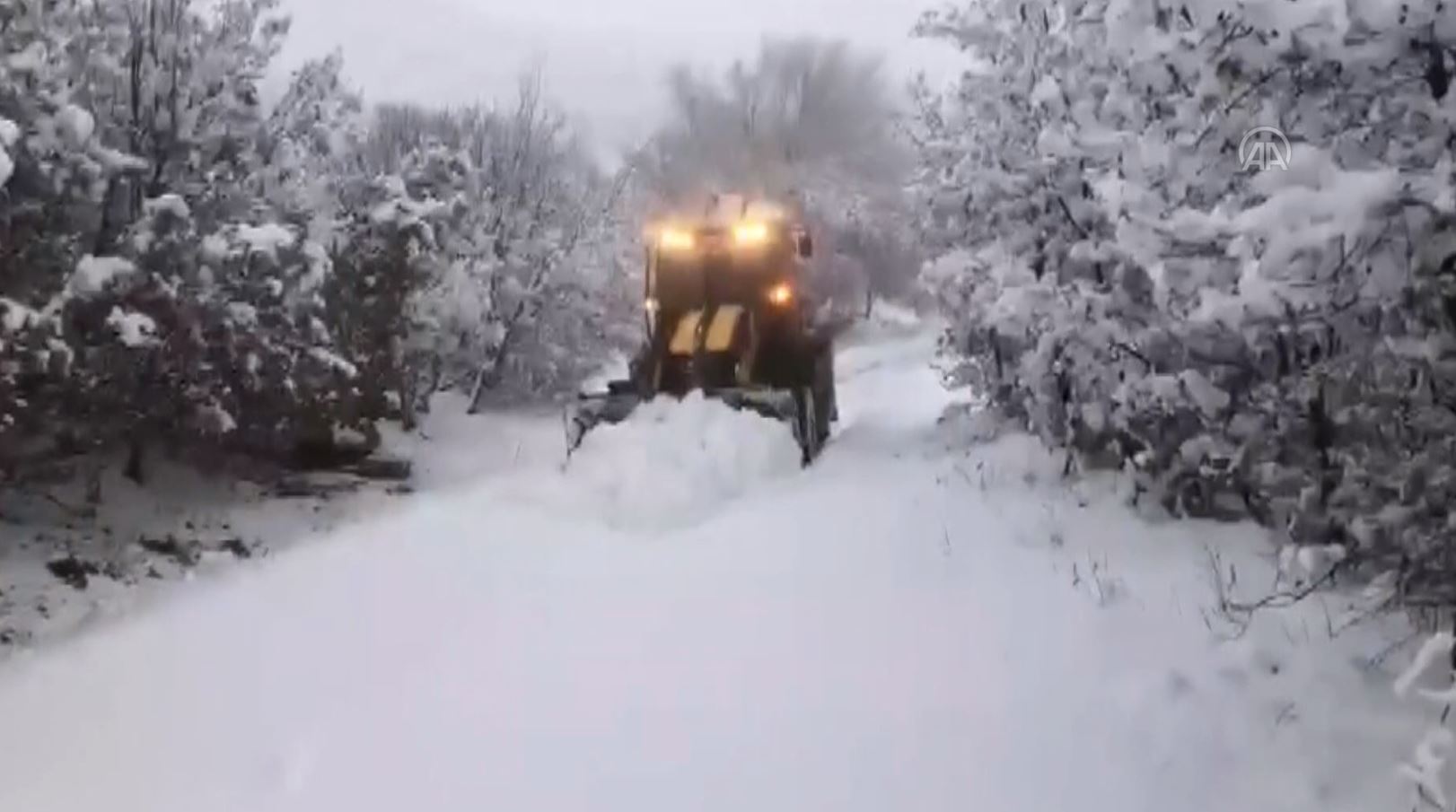 Elazığ ve Şırnak'ta 127 yerleşim yerine kardan ulaşım sağlanamıyor