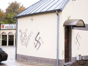 Belçika’da Türk camilerine ırkçı saldırı