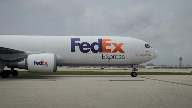 FedEx yönetici ekibinin yüzde 10'unu işten çıkaracak