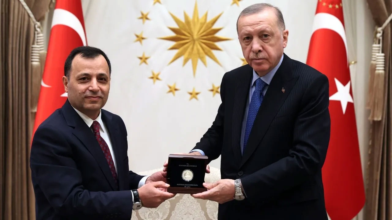 Erdoğan, Zühtü Arslan'ı tebrik etti