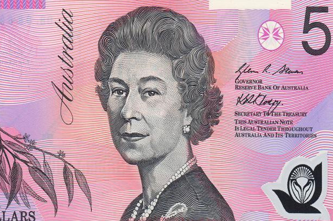 Banknotlardan İngiliz kraliyet ailesi çıkarılıyor