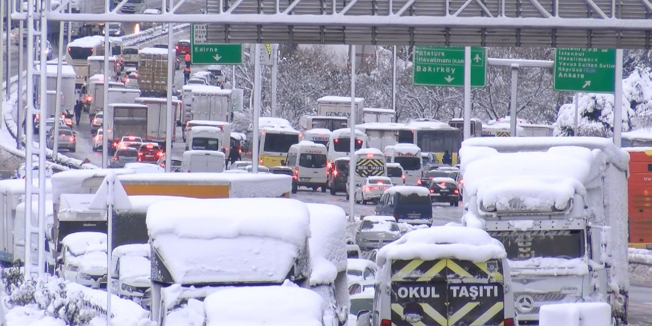 İstanbul Valiliği beklenen kar yağışı ile ilgili tedbirleri açıkladı