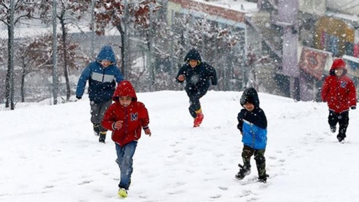 Afyonkarahisar'da eğitime bir gün ara verildi