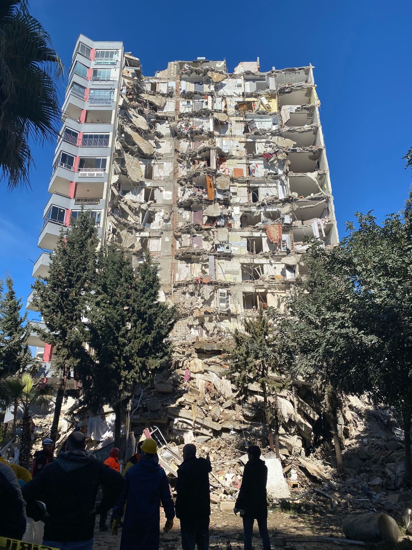 Adana’da 14 katlı binanın son hali ortaya çıktı