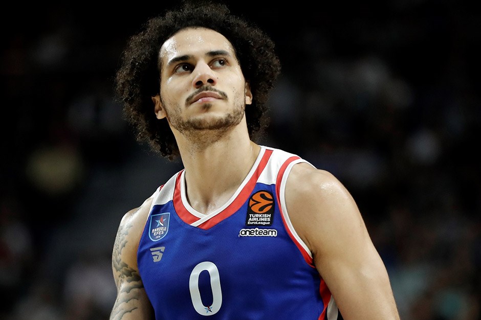 Shane Larkin'den depremzedelere destek