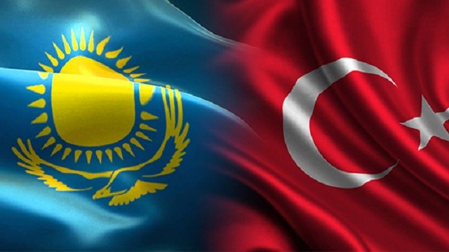 Kazakistan'dan Türkiye'ye yardım