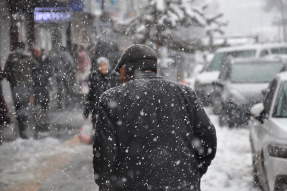 Kars’ta 73 köy yolu ulaşıma kapandı