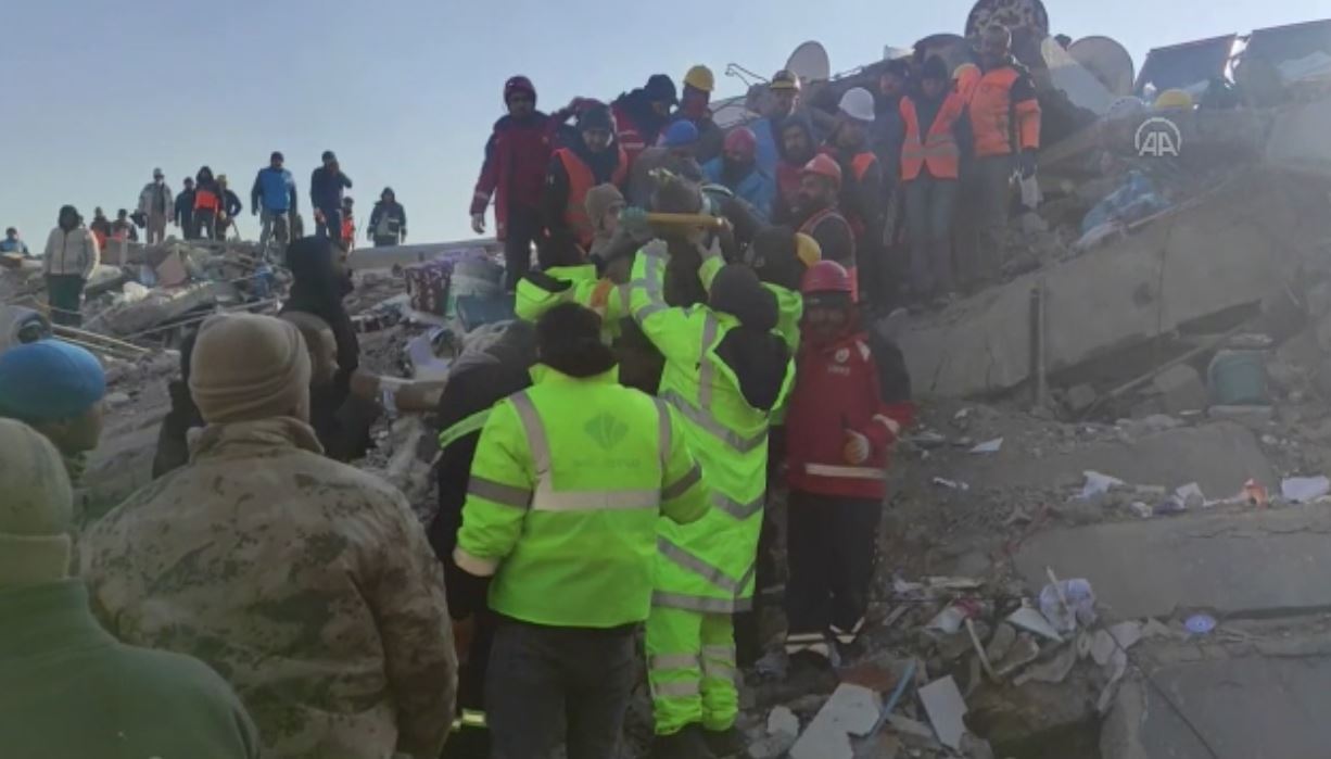 36 yaşındaki Yılmaz Çetin depremden 77 saat sonra enkazdan çıkarıldı