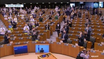 Ukrayna Devlet Başkanı Zelenskiy Brüksel'de. Avrupa Parlamentosu'nda konuşacak