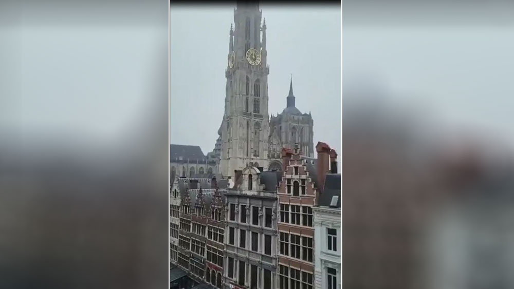 Belçika dayanışma için katedral çanından İstiklal Marşı çaldı