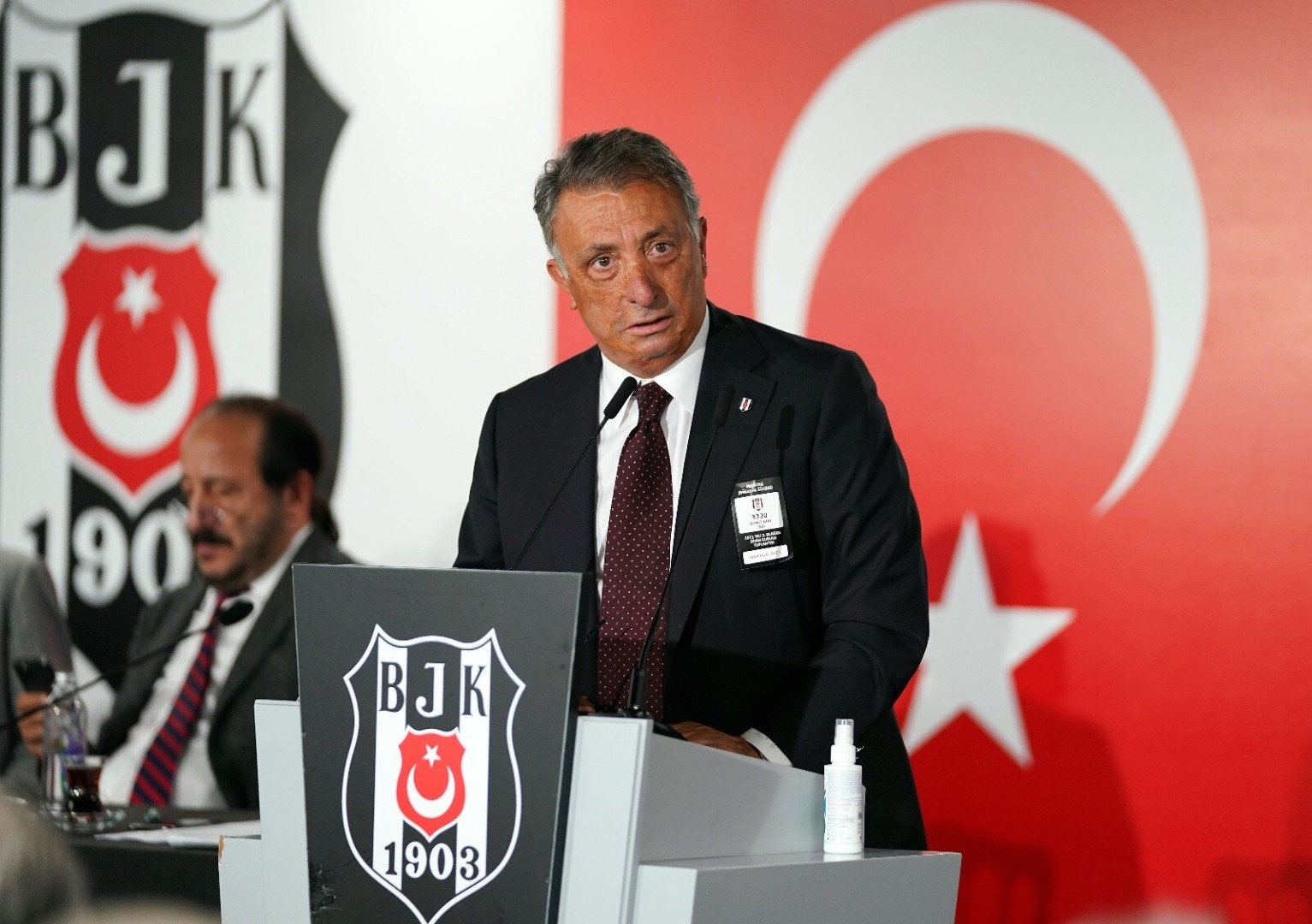 Beşiktaş, Türkiye Futbol Federasyonu'nun (TFF), Hatay ve Gaziantep FK için  aldığı, 'Kalan maçlarda hükmen yenik sayılsın' kararının geri çekilmesini  istiyor.