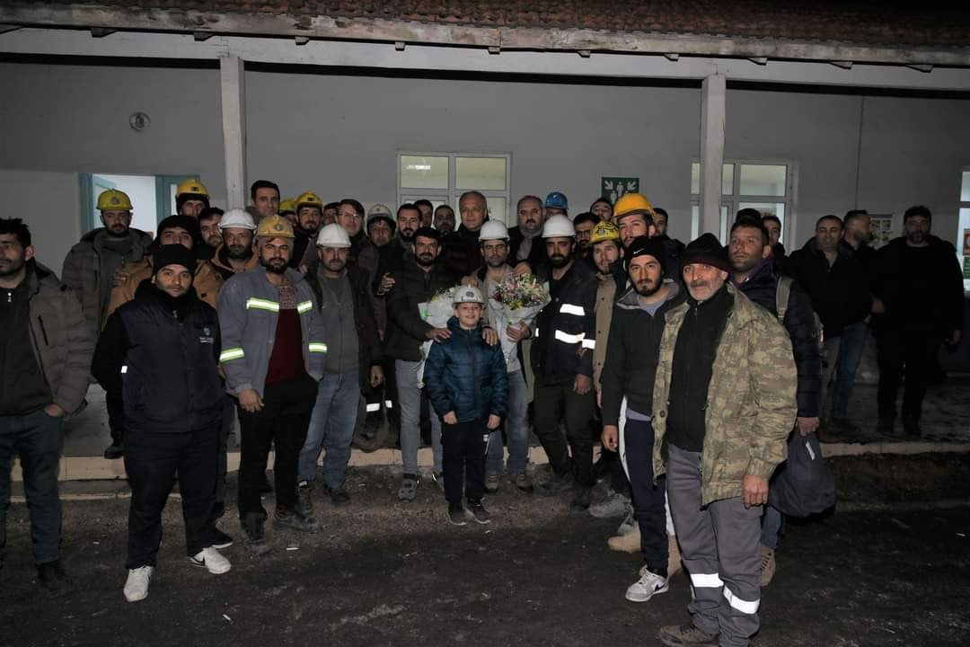 Amasyalı 110 madenci evine döndü: Depremzedelerin yaralarına merhem olmaya çalıştık