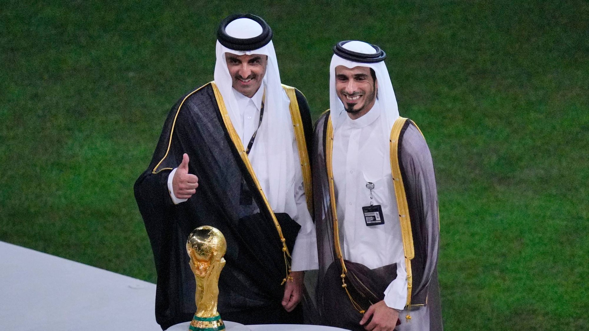 Manchester United altın buldu! Katar Şeyhi 4.5 milyar Euro teklif etti
