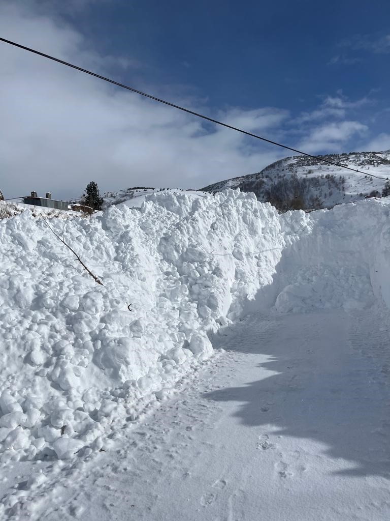 Ardahan’da kardan köy yolları ulaşıma kapandı