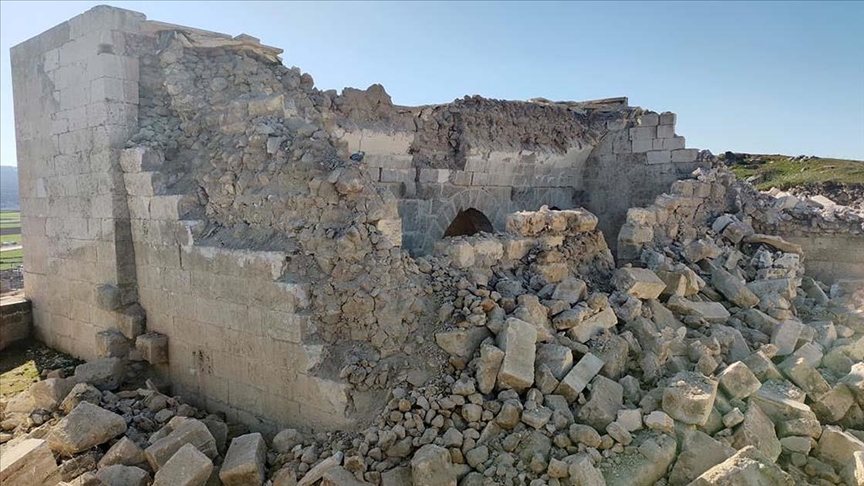 İç Kale Camii depremde hasar gördü