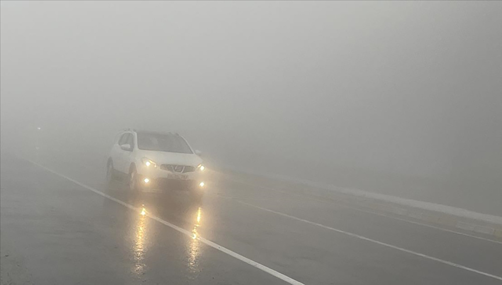 Sürücüler dikkat! Bolu Dağı'nda sis ve sağanak engeli