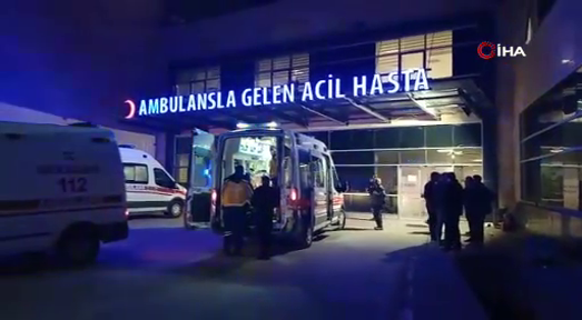 Hatay'da depremde yaralanan bazı vatandaşlar hastaneye getirildi