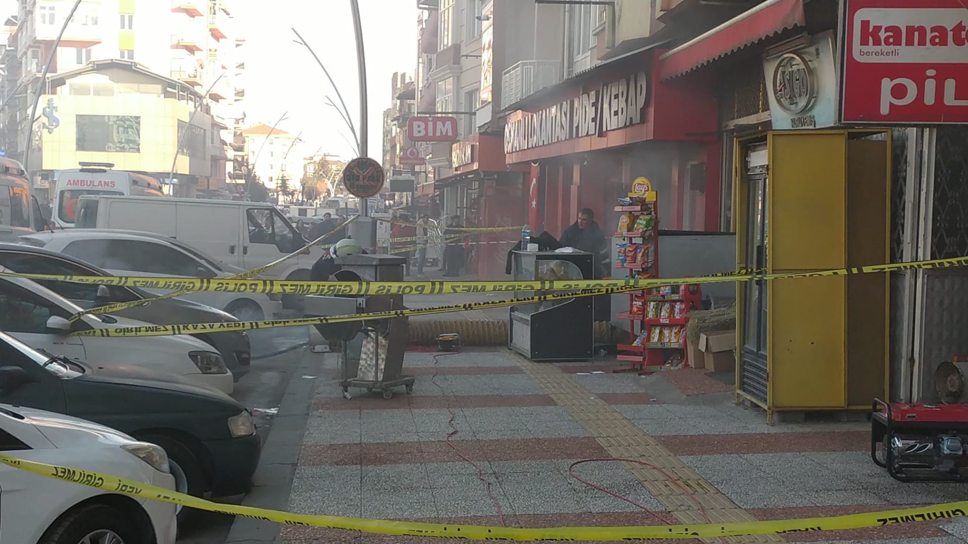 Uşak'ta mağaza yangını: 1 ölü