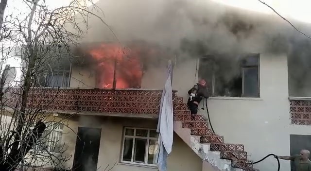 Evinde yangın çıkan yaşlı adam hayatını kaybetti