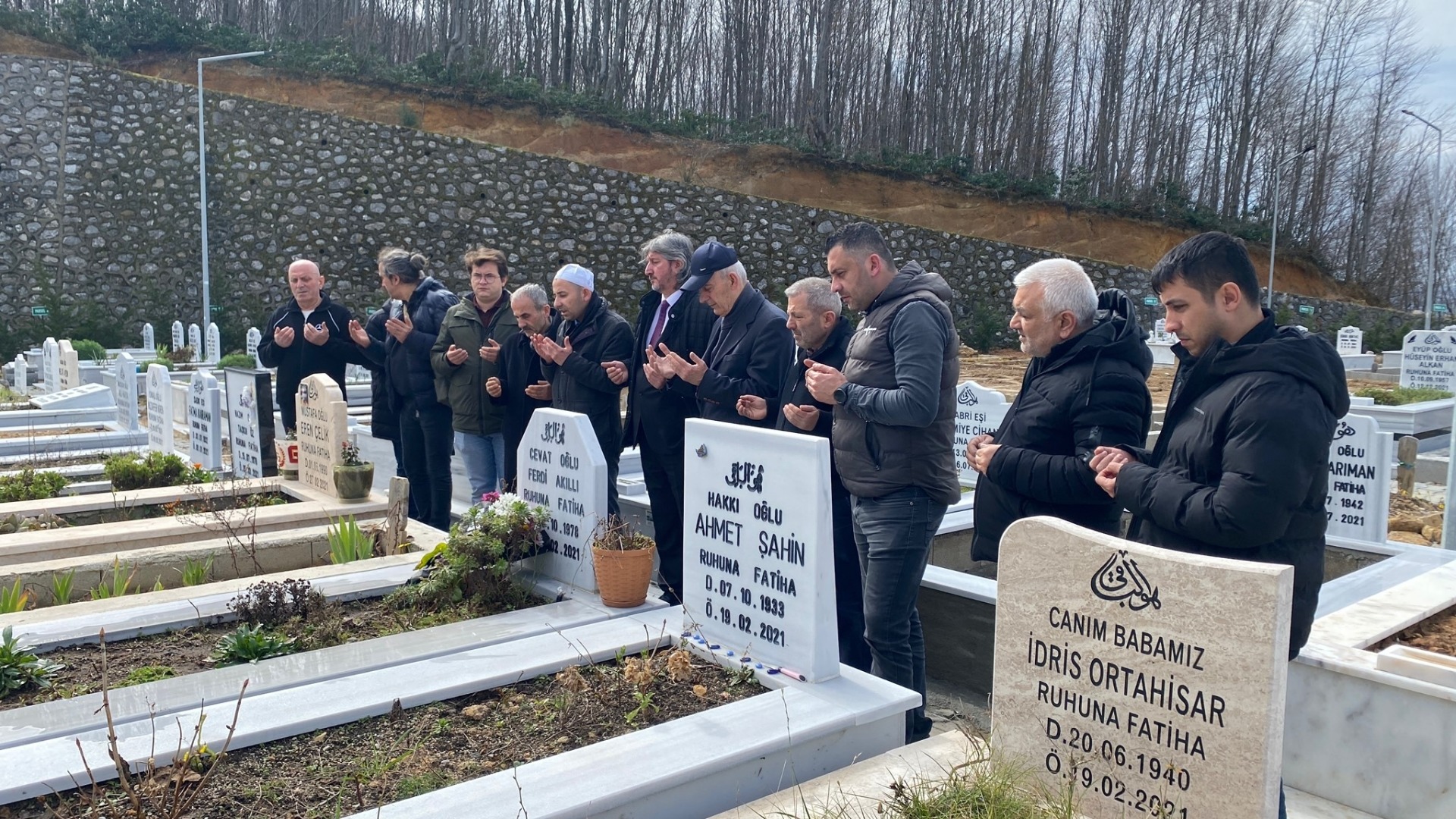 Gazeteci Ferdi Akıllı mezarı başında anıldı