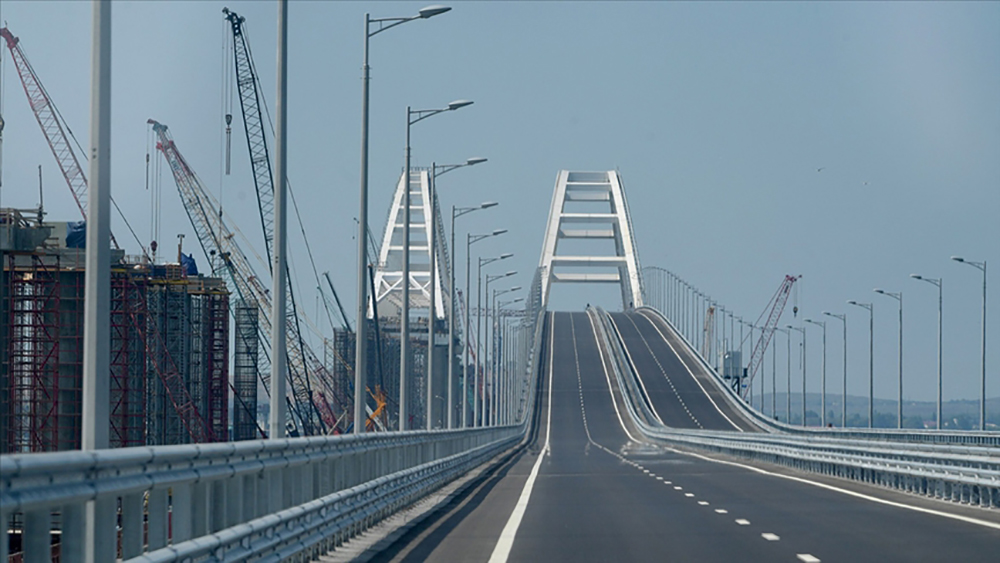 Kerç Köprüsü tamirat sonrası çift yönlü araç trafiğine açıldı