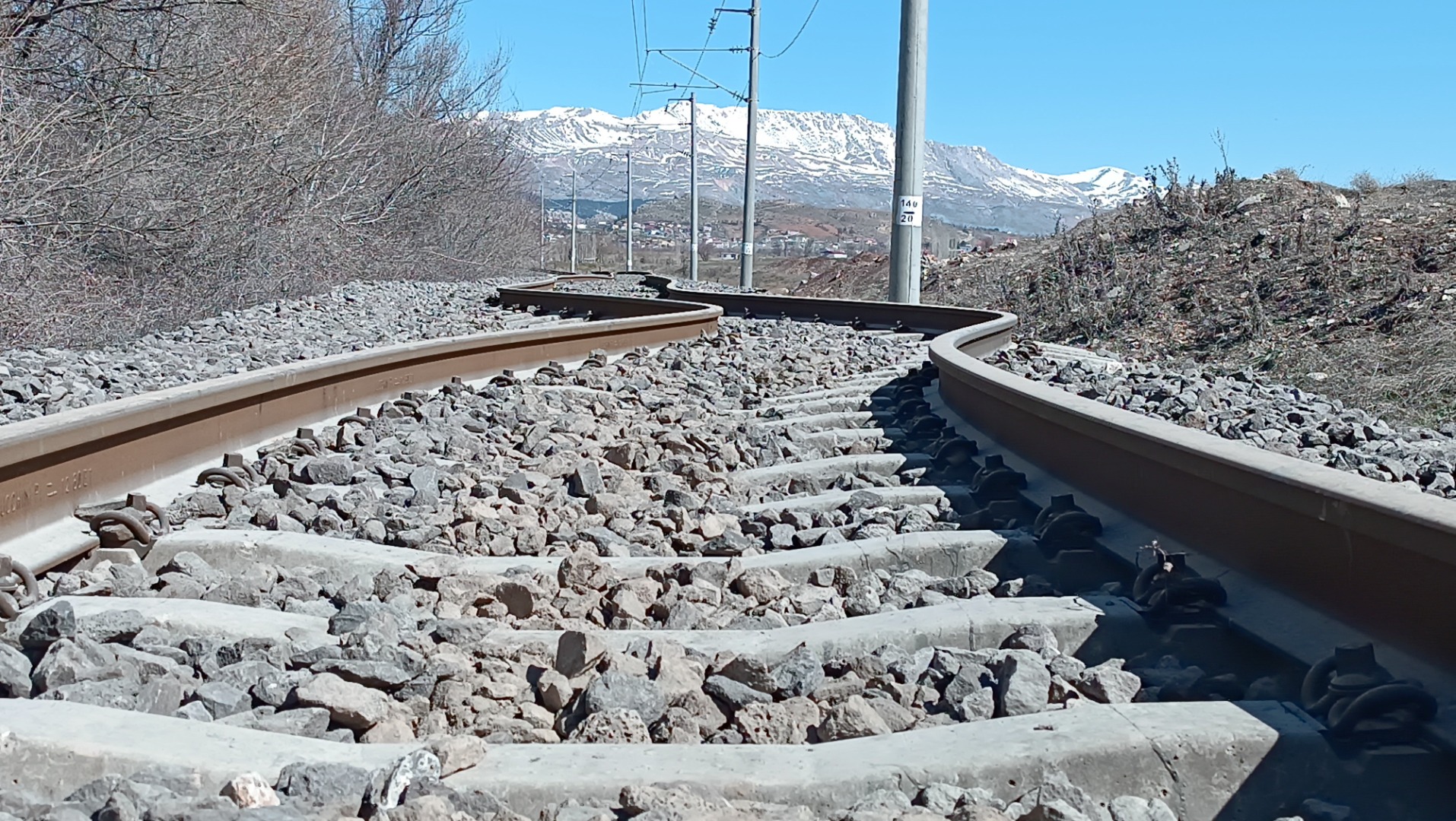 Bin 245 kilometrelik demiryolu depremde hasar gördü