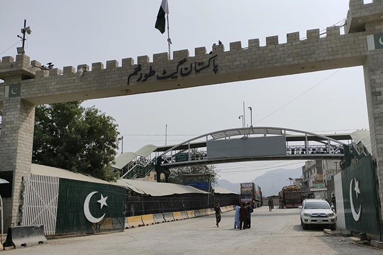 Afganistan ile Pakistan arasındaki sınır kapısı yeniden açıldı