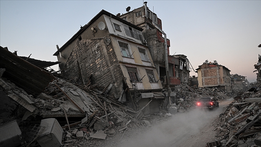 AFAD: İlk depremden sonra 9 bin 470 artçı sarsıntı kaydedildi
