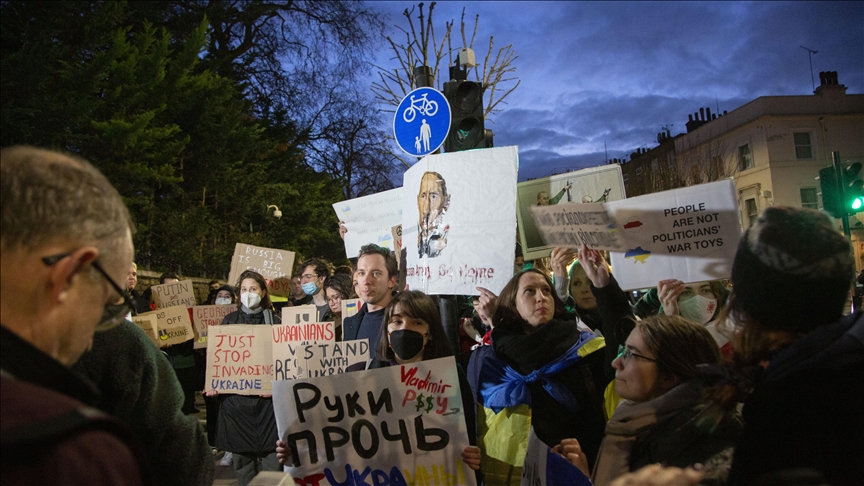 Londra'da Ukrayna'daki savaş protesto edildi