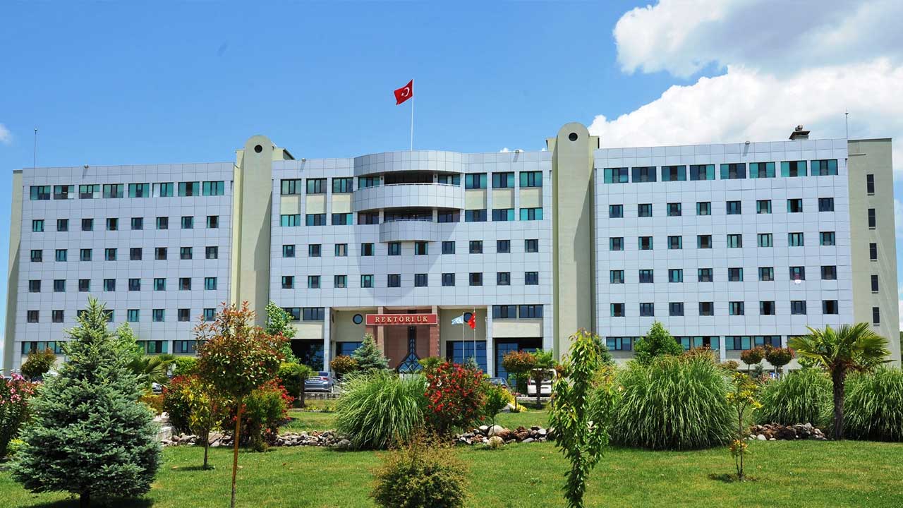 Balıkesir Üniversitesi sözleşmeli personel için ilan verdi