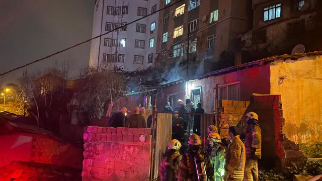 İstanbul'da gecekonduda çıkan yangın söndürüldü