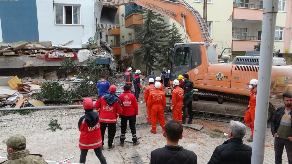 Kur'an kursu hocası depremde öldü