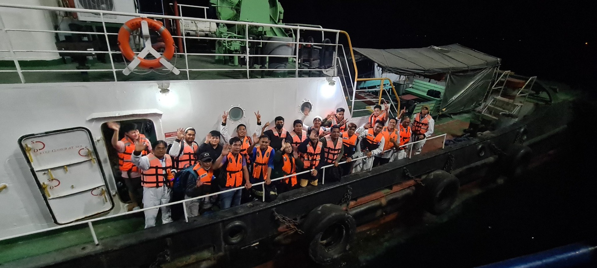 Filipinler'de batan geminin mürettebatını Türkler kurtardı