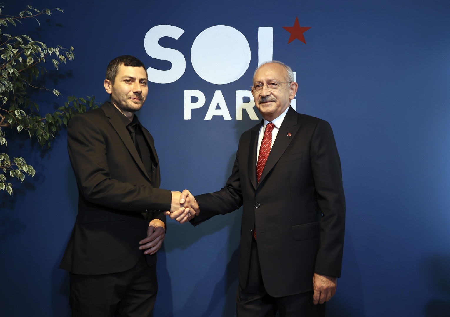 Kılıçdaroğlu SOL Parti'yi ziyaret etti